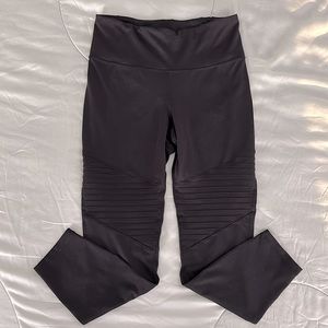 Old Navy High-Waisted PowerPress Moto 7/8-Length Leggings - Large